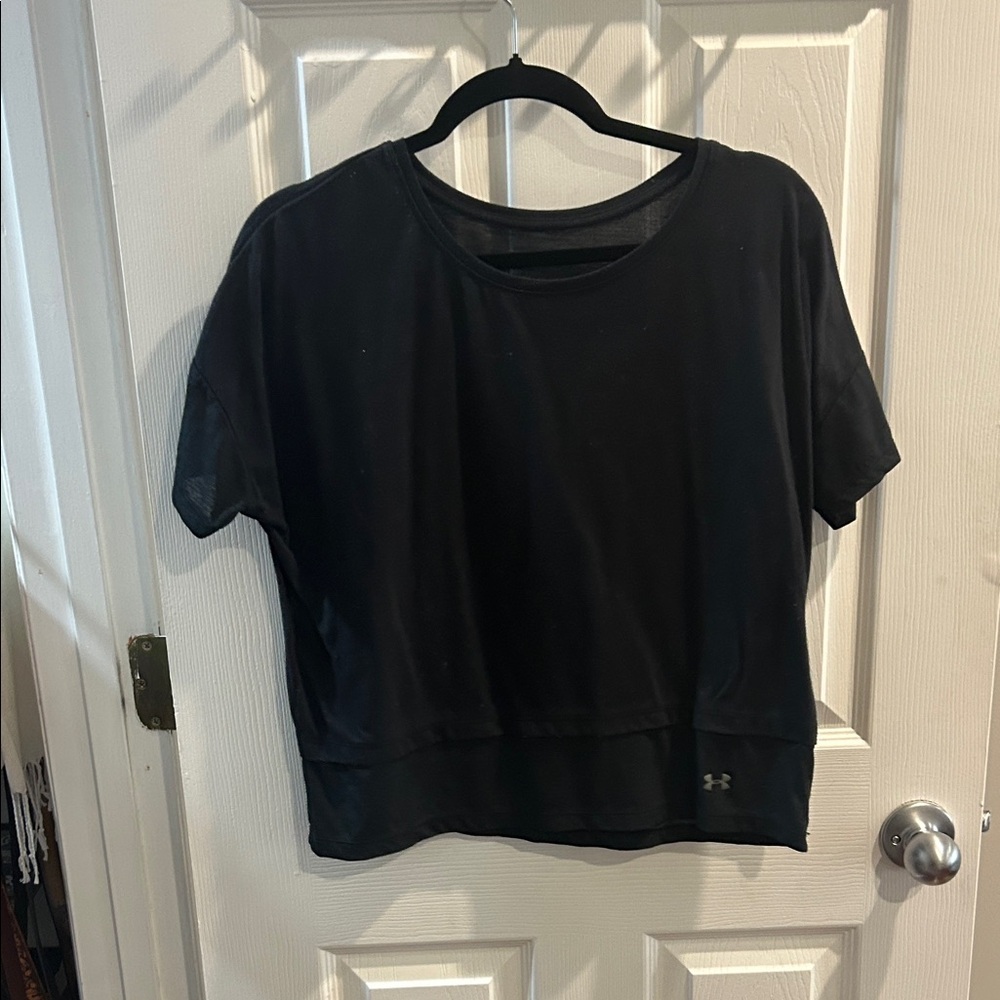 Under Armour Women's Black Short Sleeve Crop Performance Tee